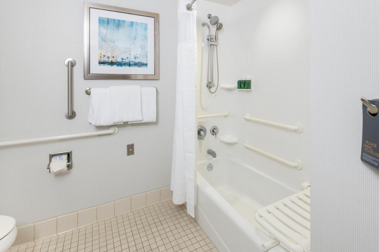 Courtyard By Marriott San Diego Оушънсайд Екстериор снимка