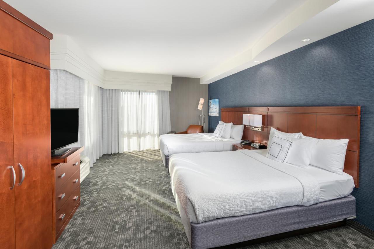 Courtyard By Marriott San Diego Оушънсайд Екстериор снимка