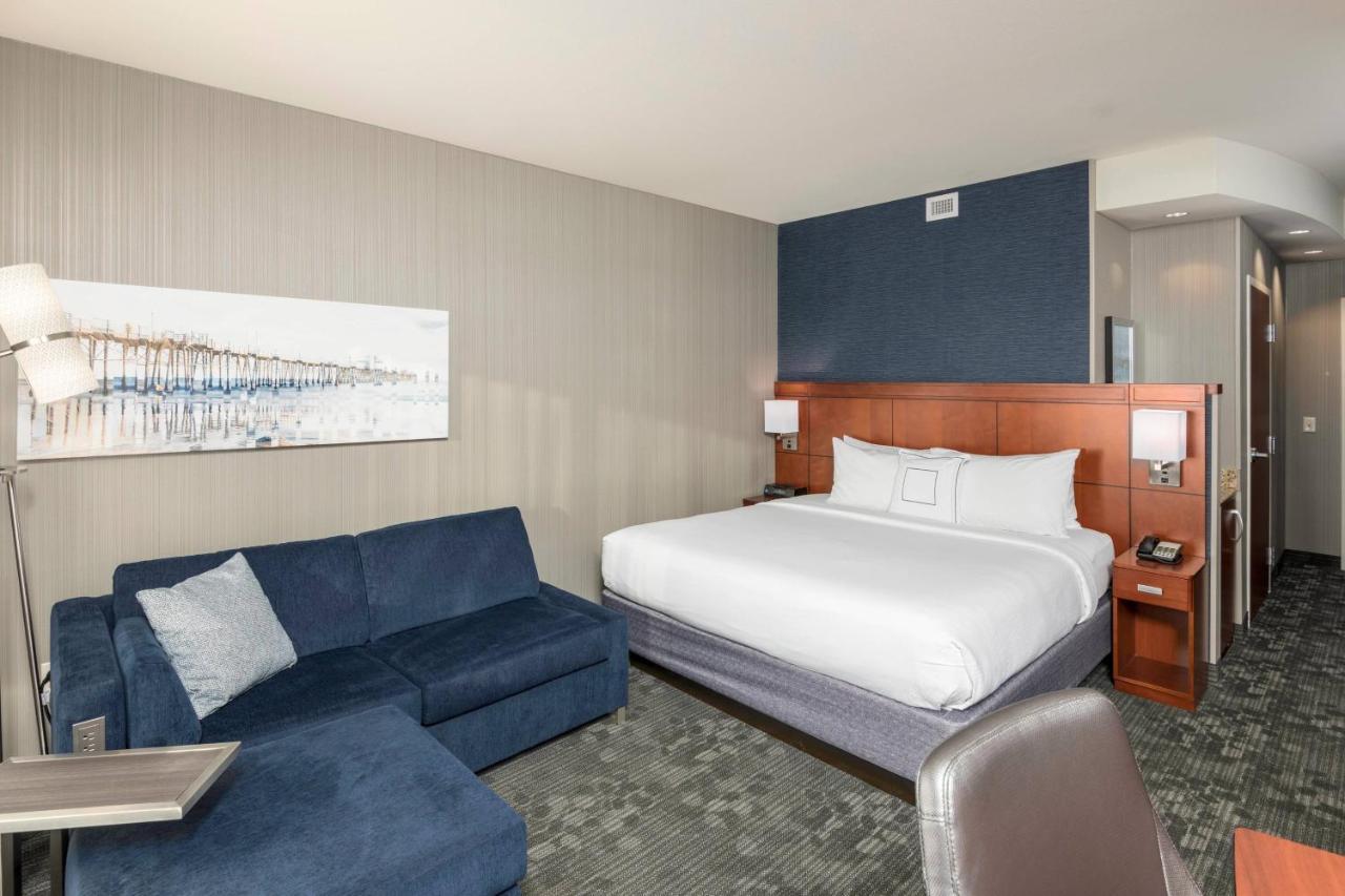 Courtyard By Marriott San Diego Оушънсайд Екстериор снимка