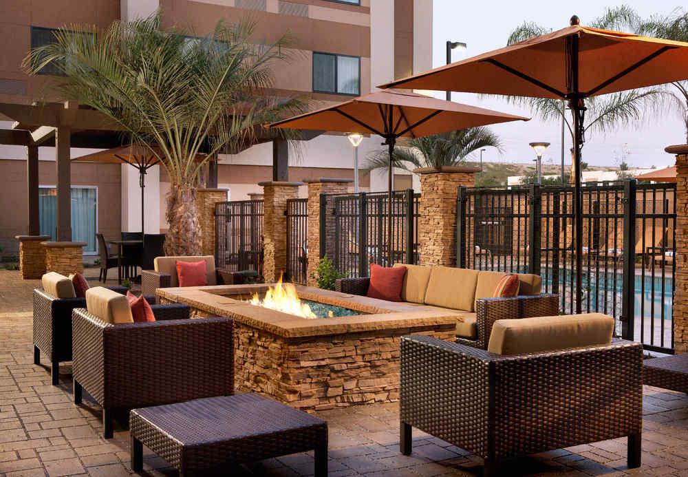 Courtyard By Marriott San Diego Оушънсайд Екстериор снимка