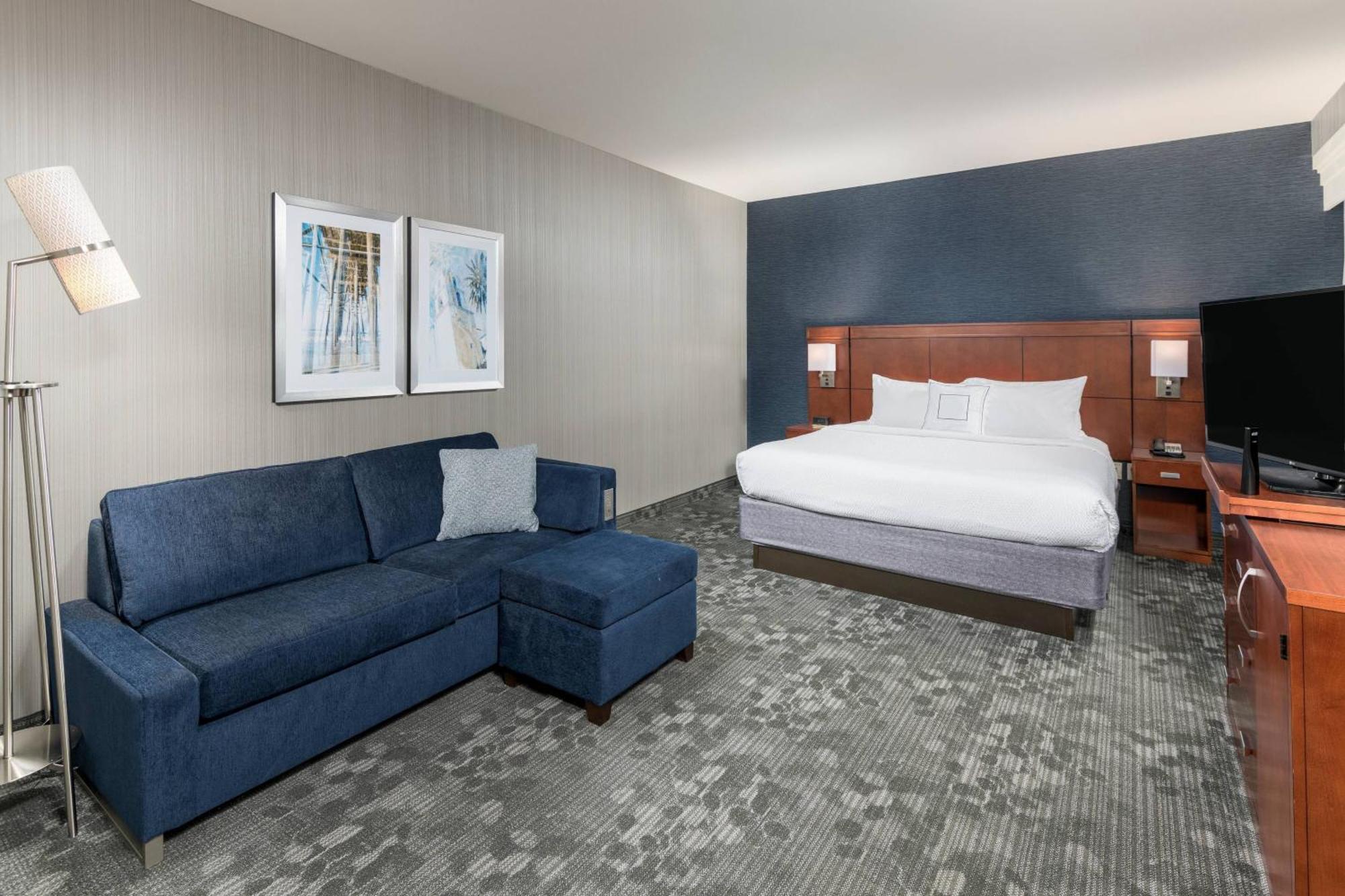 Courtyard By Marriott San Diego Оушънсайд Екстериор снимка