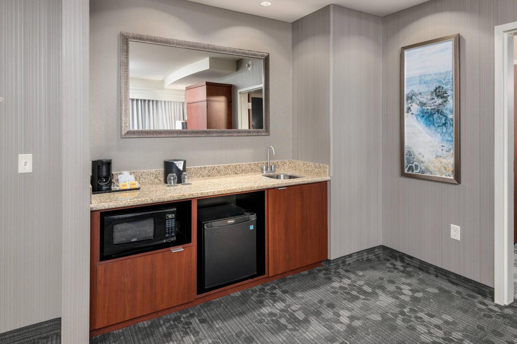 Courtyard By Marriott San Diego Оушънсайд Екстериор снимка
