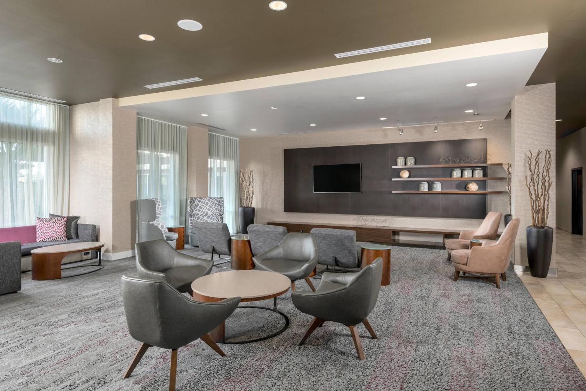 Courtyard By Marriott San Diego Оушънсайд Екстериор снимка