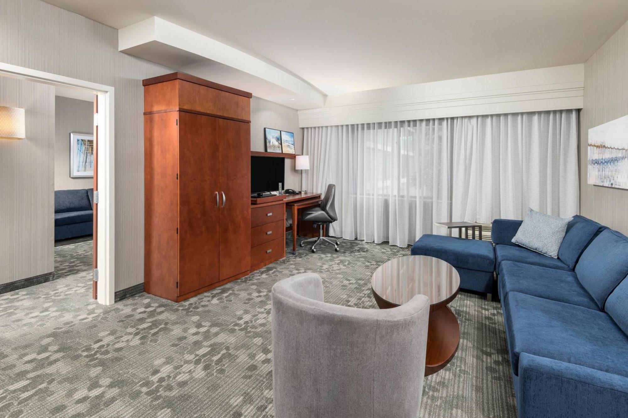 Courtyard By Marriott San Diego Оушънсайд Екстериор снимка