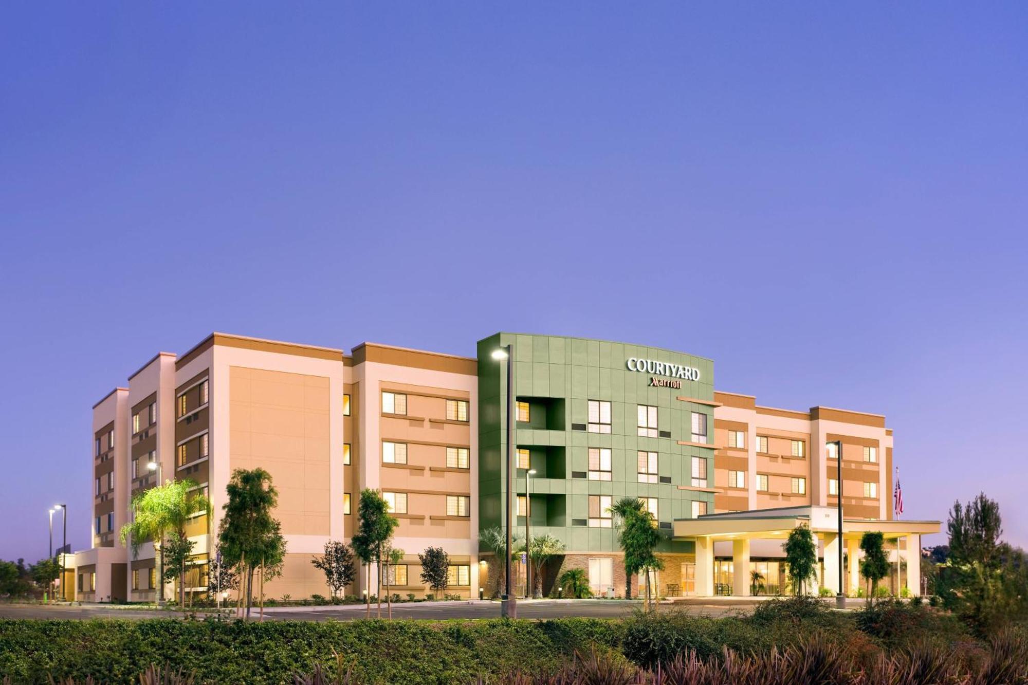 Courtyard By Marriott San Diego Оушънсайд Екстериор снимка