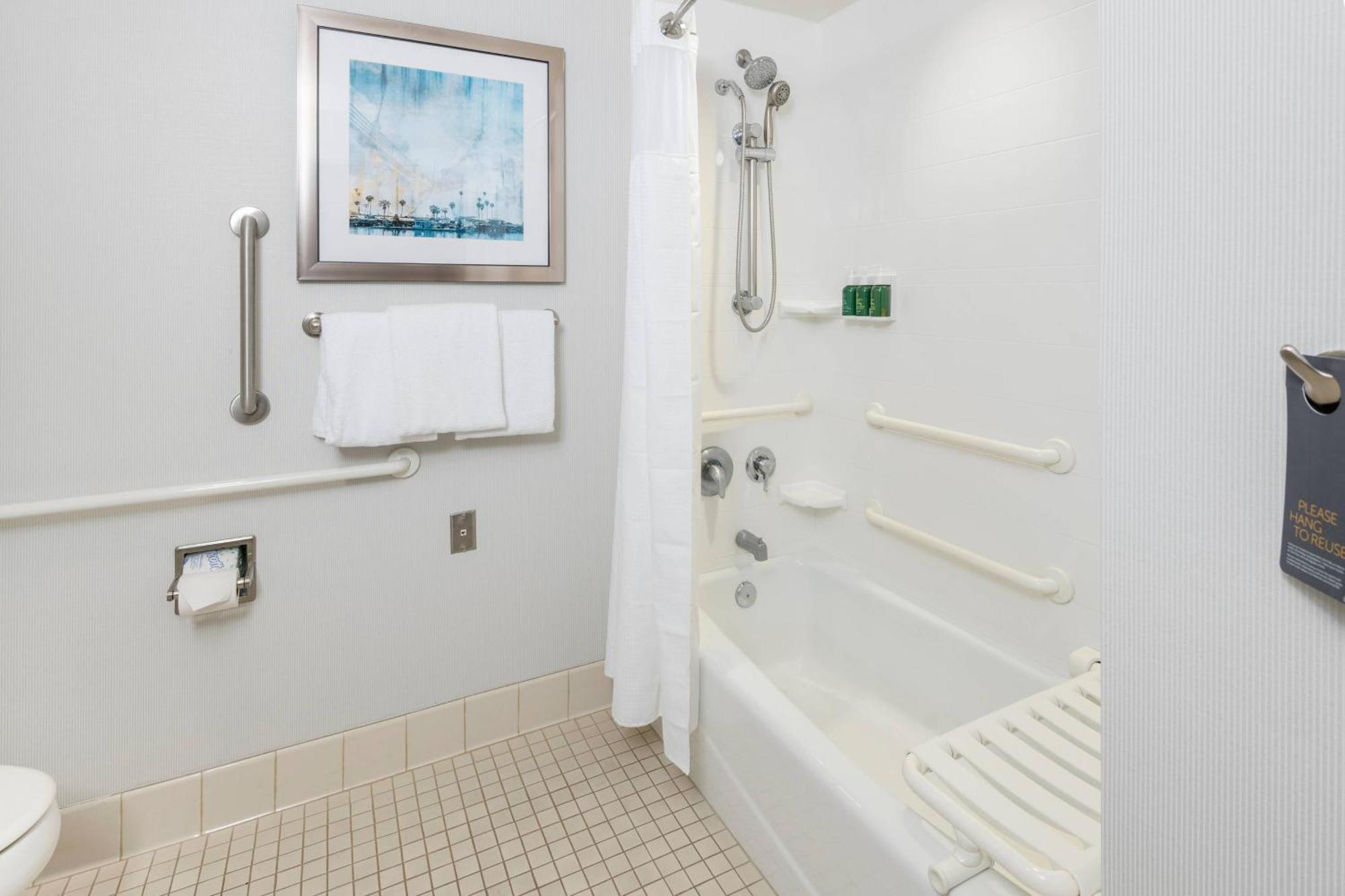 Courtyard By Marriott San Diego Оушънсайд Екстериор снимка