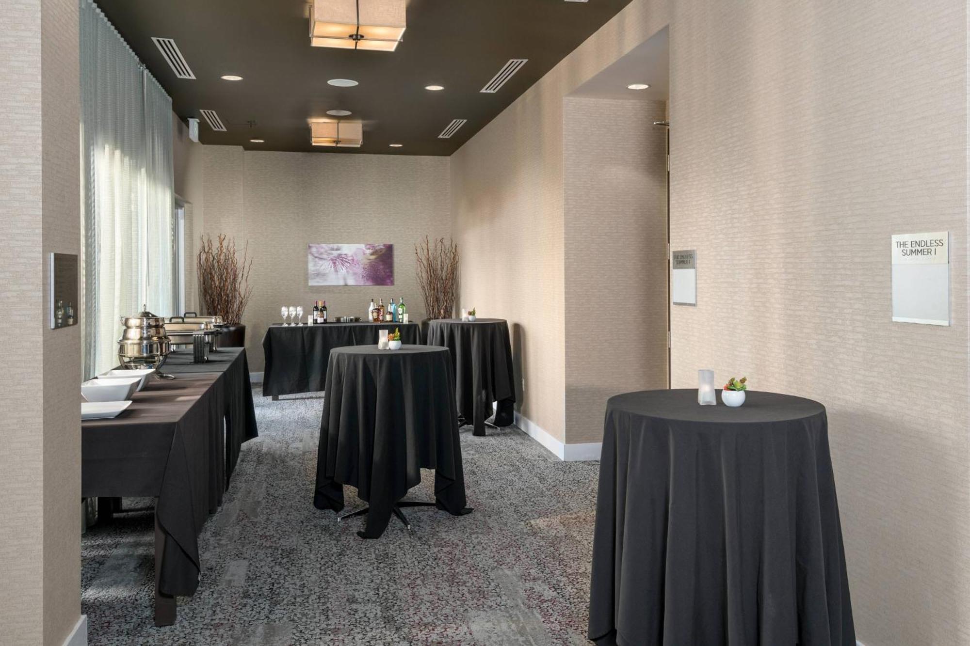 Courtyard By Marriott San Diego Оушънсайд Екстериор снимка