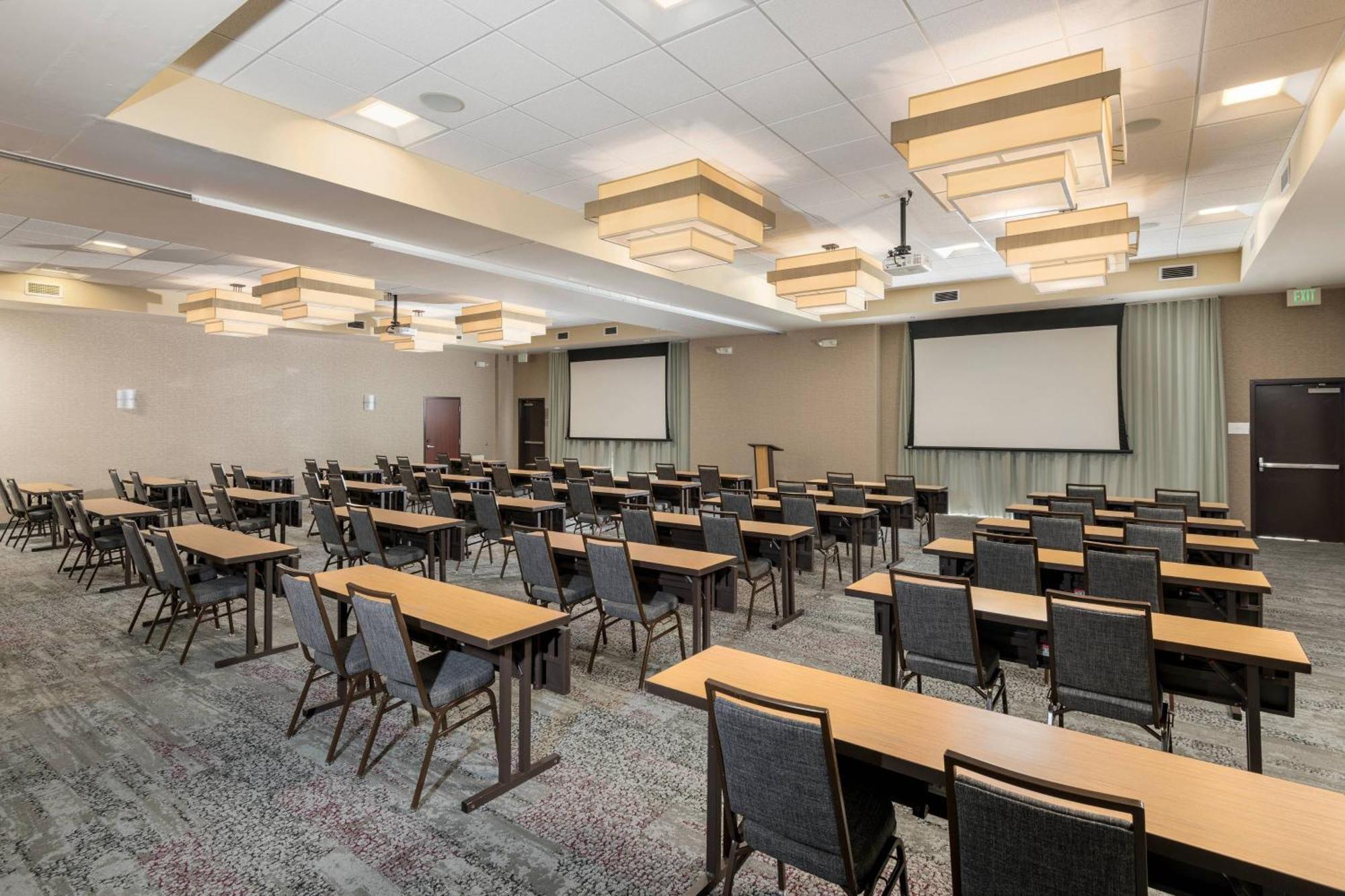 Courtyard By Marriott San Diego Оушънсайд Екстериор снимка