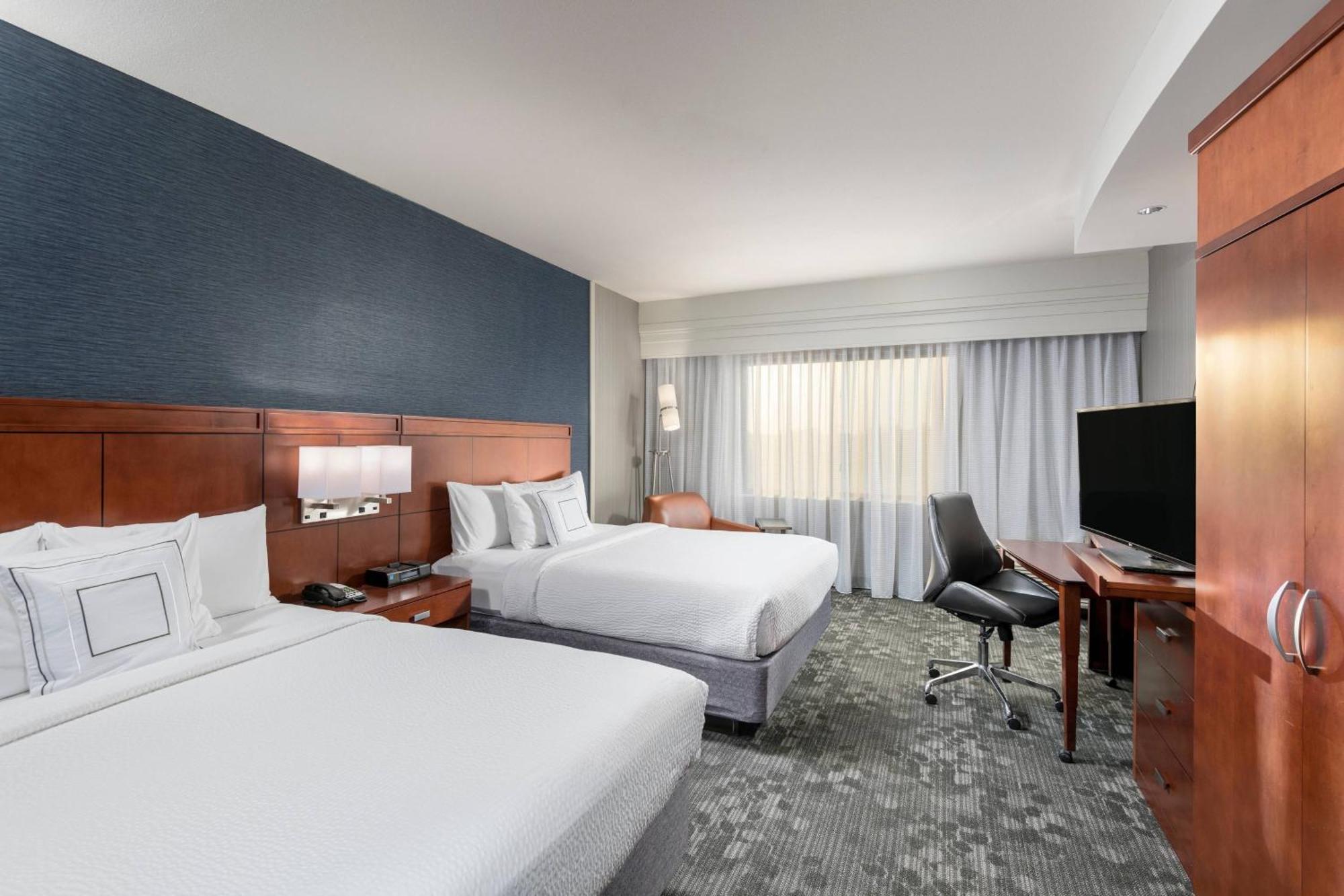 Courtyard By Marriott San Diego Оушънсайд Екстериор снимка