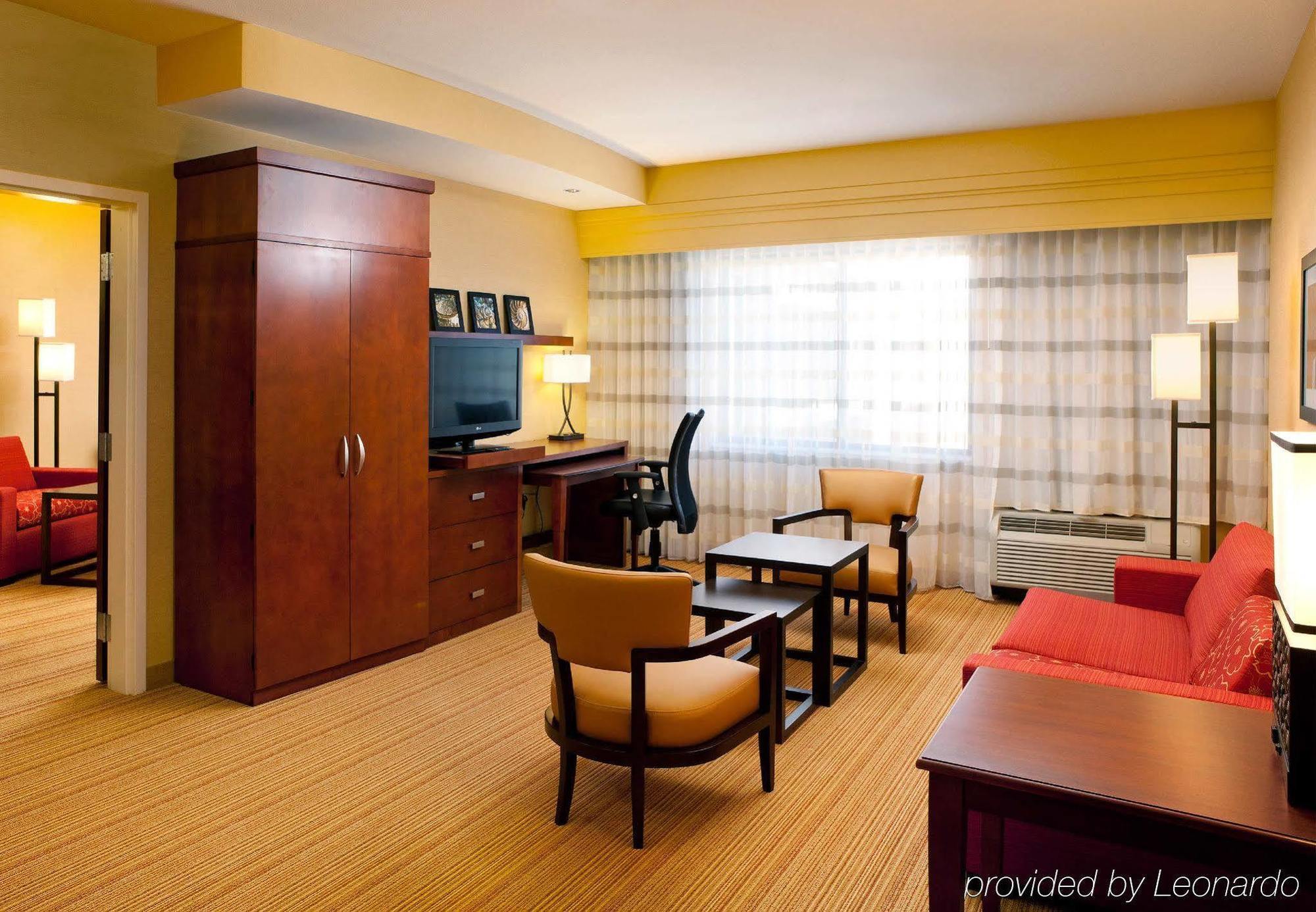 Courtyard By Marriott San Diego Оушънсайд Стая снимка