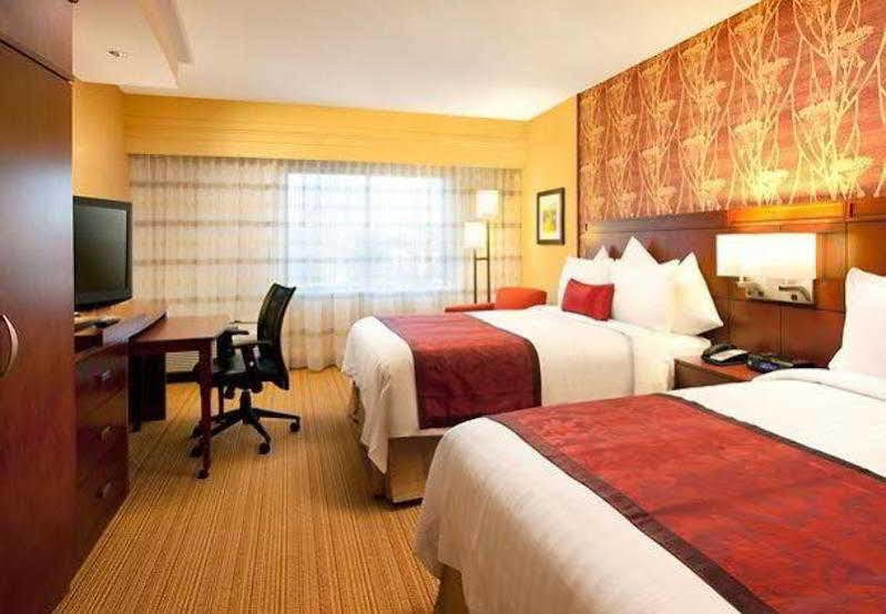 Courtyard By Marriott San Diego Оушънсайд Екстериор снимка